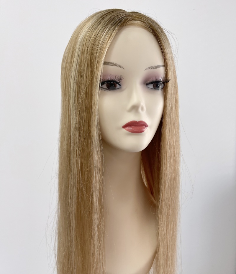 The Benefits of Blonde Hair Extension Clips